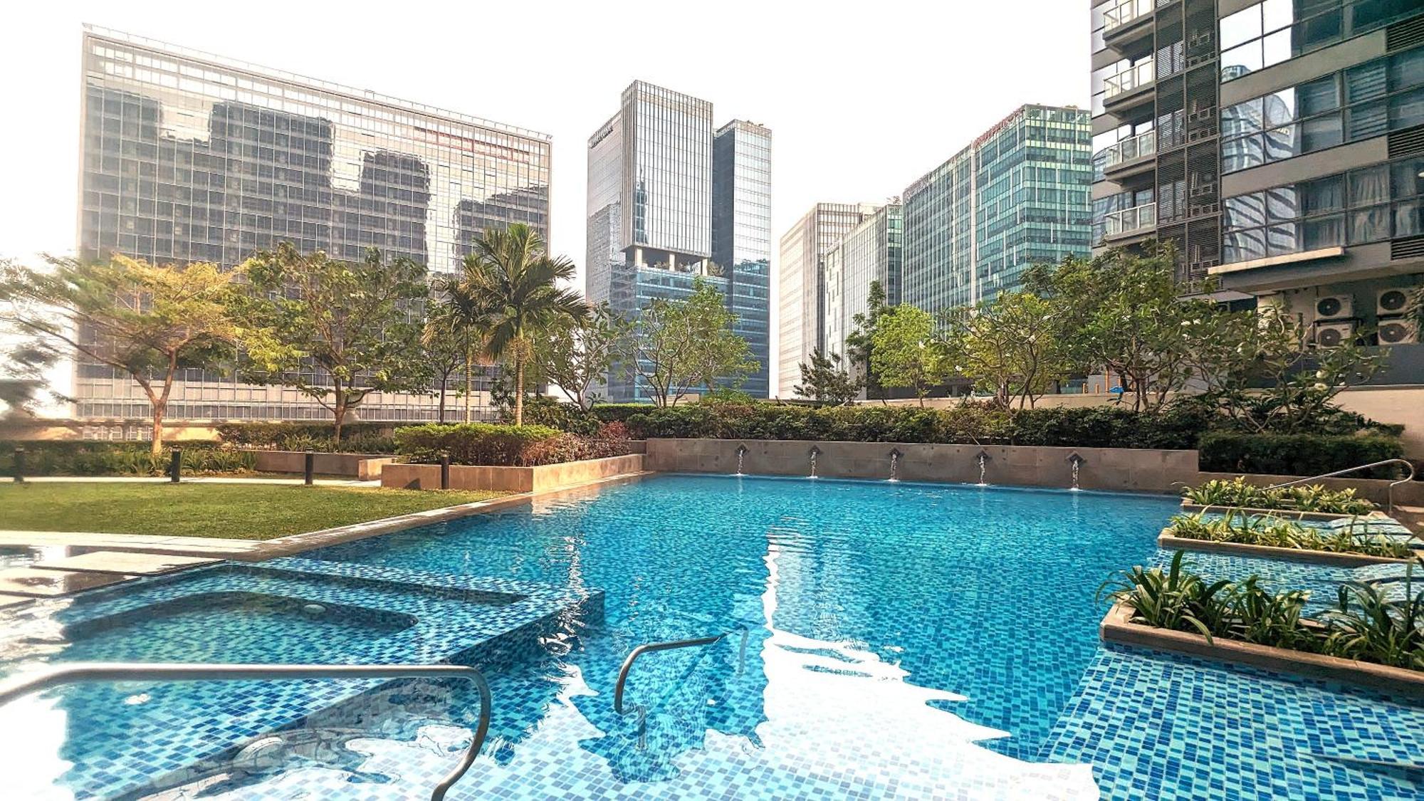 Eg Private House -Bgc Uptown Aparthotel Taguig Buitenkant foto