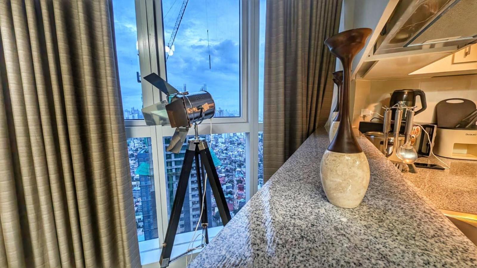 Eg Private House -Bgc Uptown Aparthotel Taguig Buitenkant foto