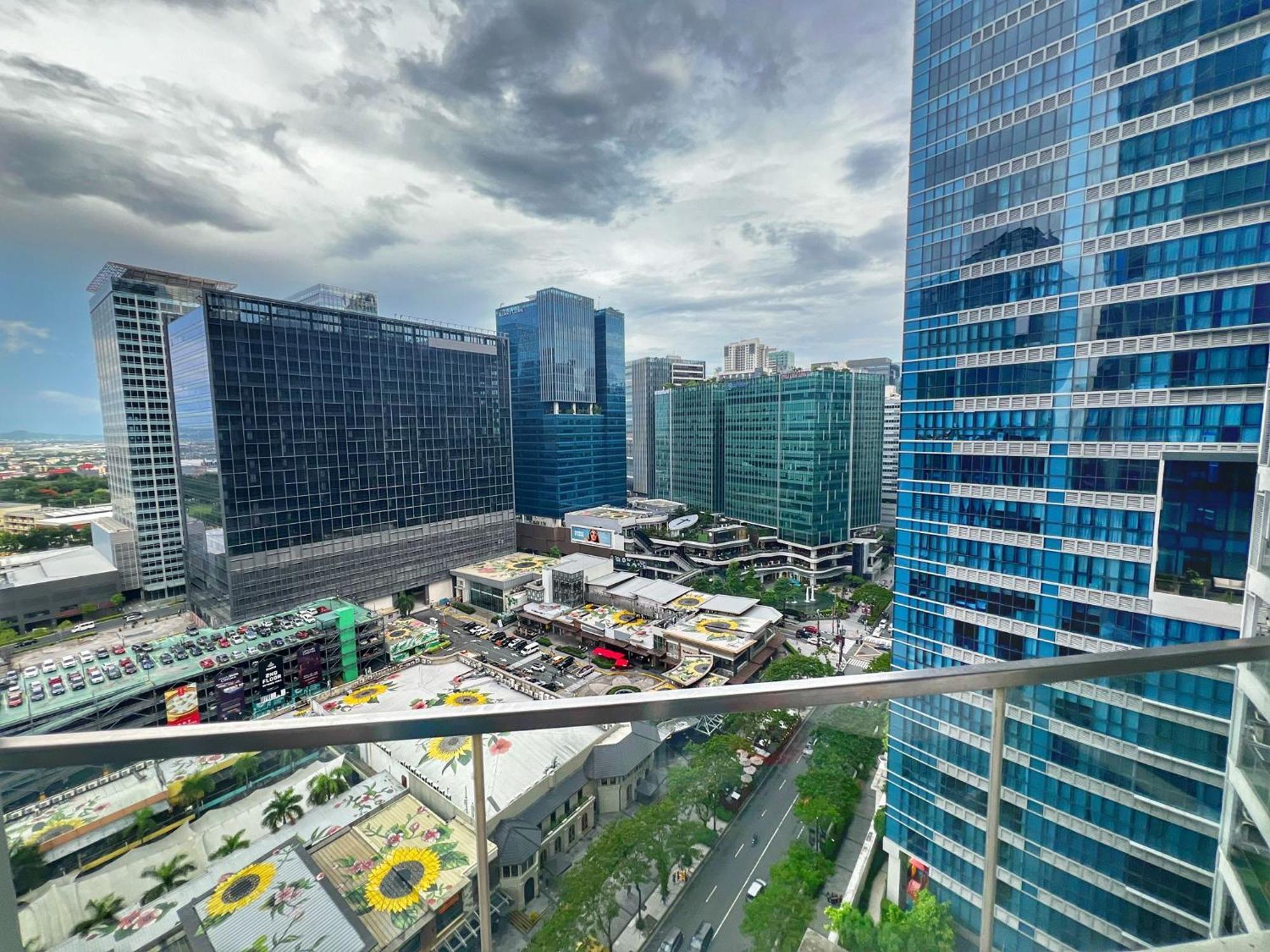 Eg Private House -Bgc Uptown Aparthotel Taguig Buitenkant foto