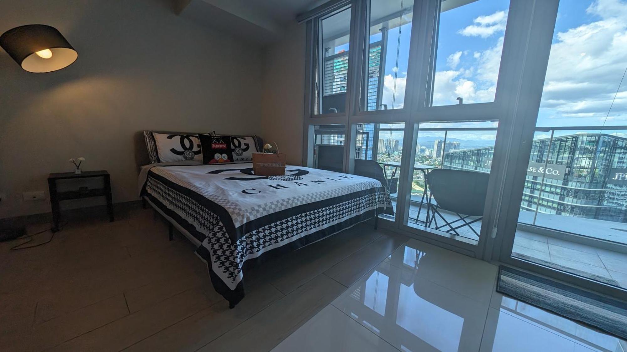 Eg Private House -Bgc Uptown Aparthotel Taguig Buitenkant foto