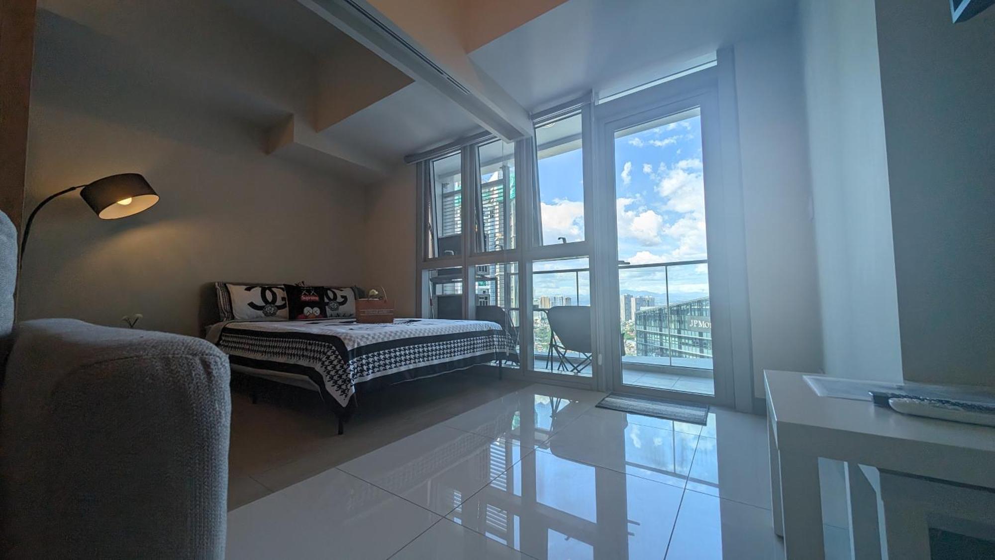Eg Private House -Bgc Uptown Aparthotel Taguig Buitenkant foto