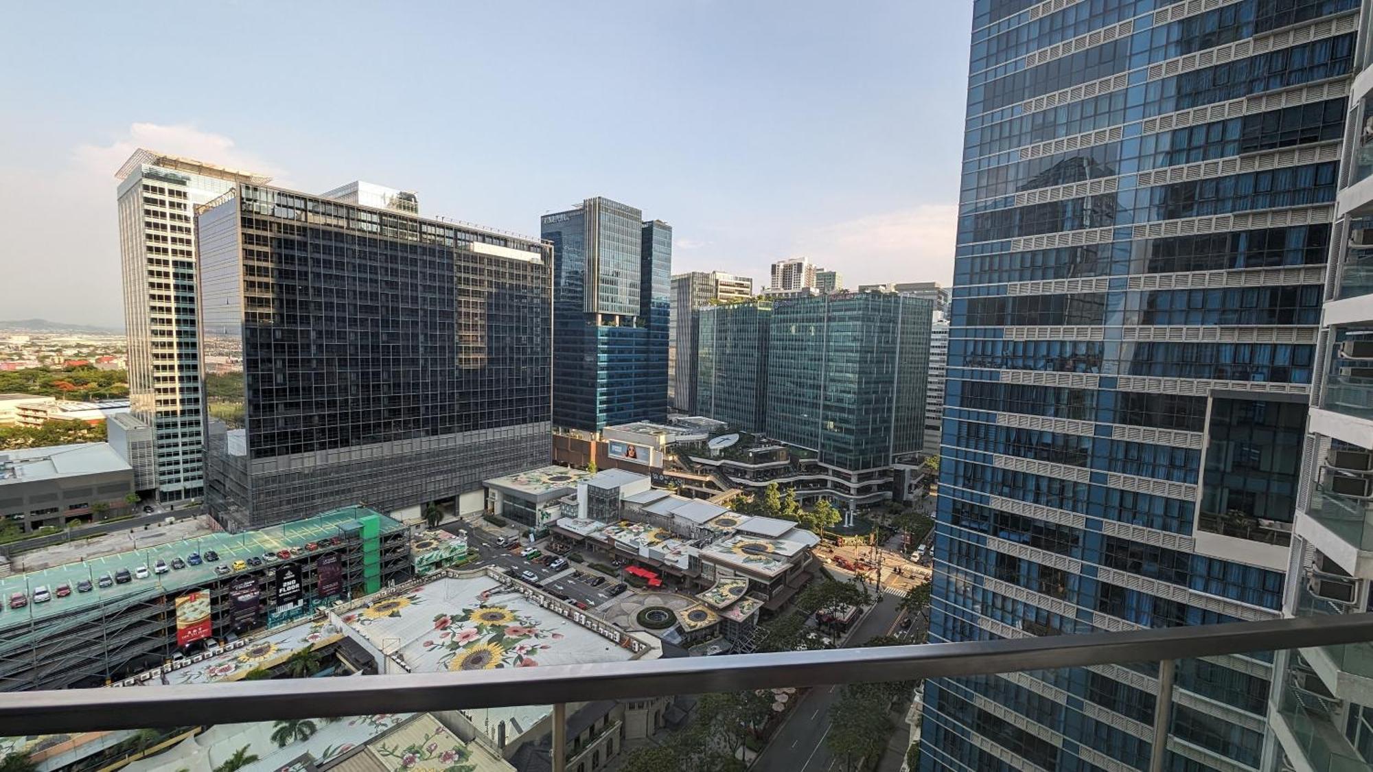 Eg Private House -Bgc Uptown Aparthotel Taguig Buitenkant foto