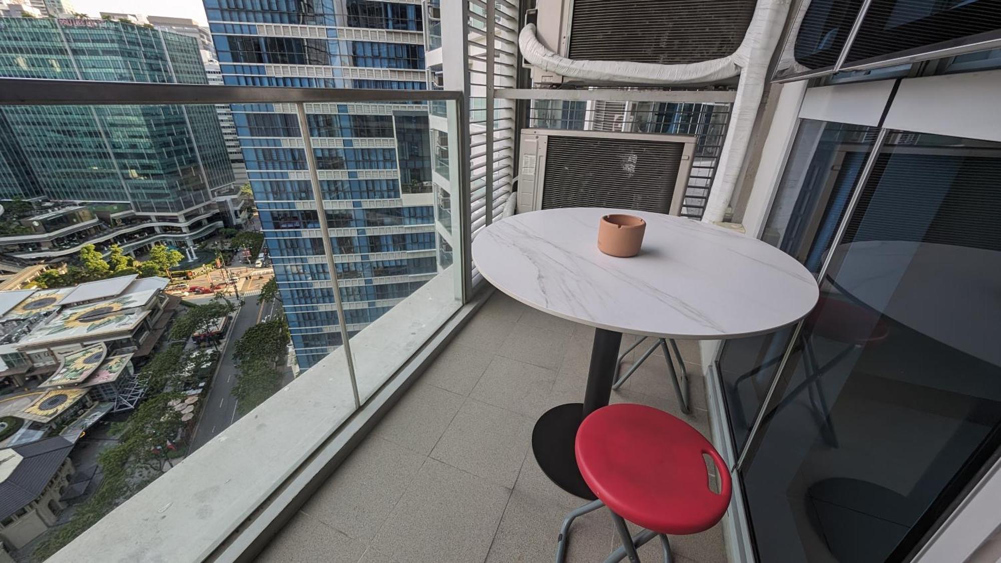 Eg Private House -Bgc Uptown Aparthotel Taguig Buitenkant foto